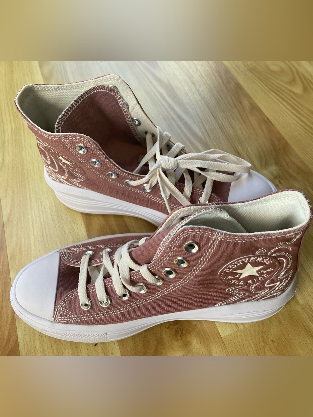 NWOT Converse Chuck Taylor All Star Move Platform High "Western Embroidery" sz 8